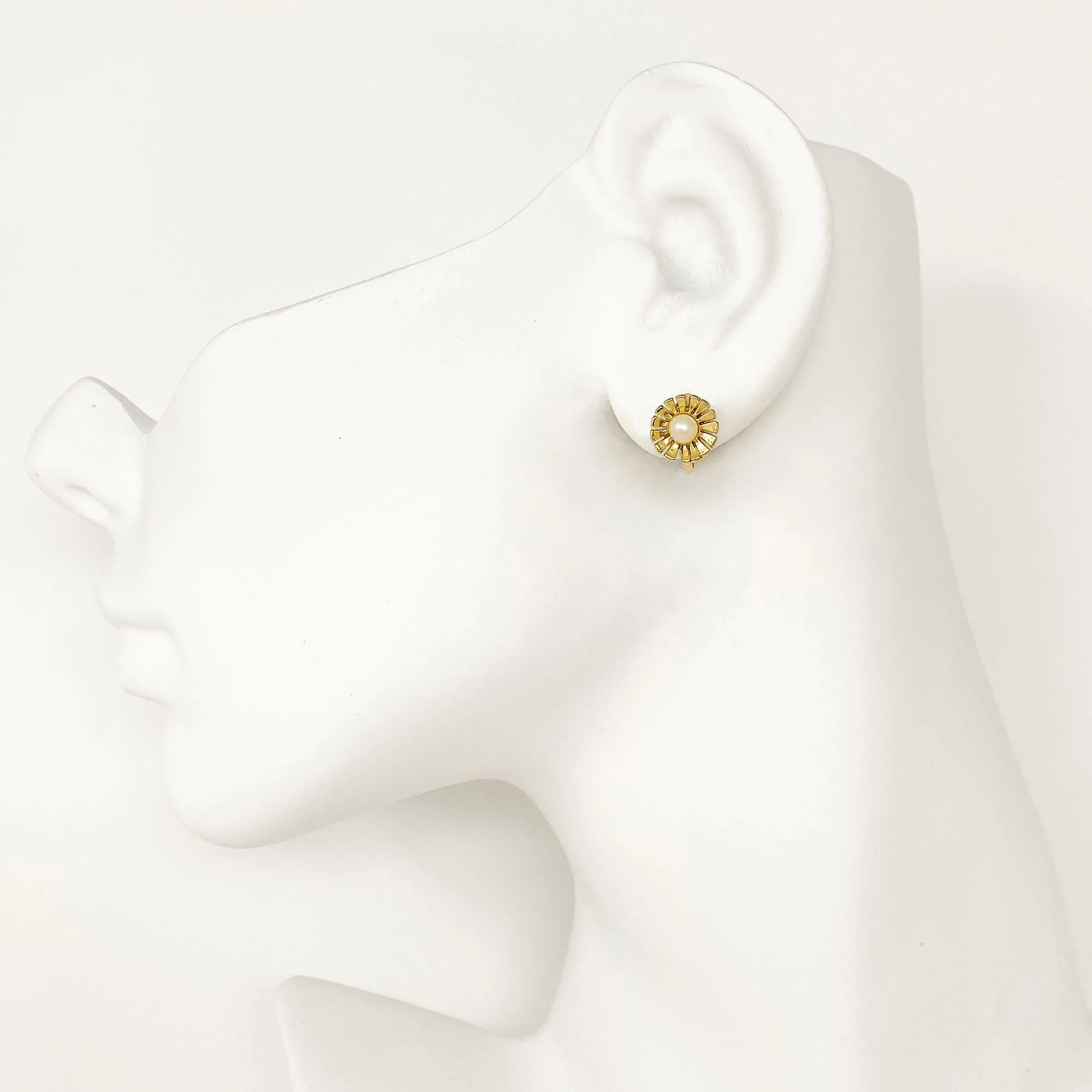 GALLAGHER gold flower clip earrings