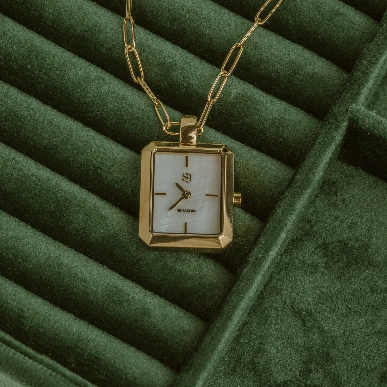 Pendant watch Chiara