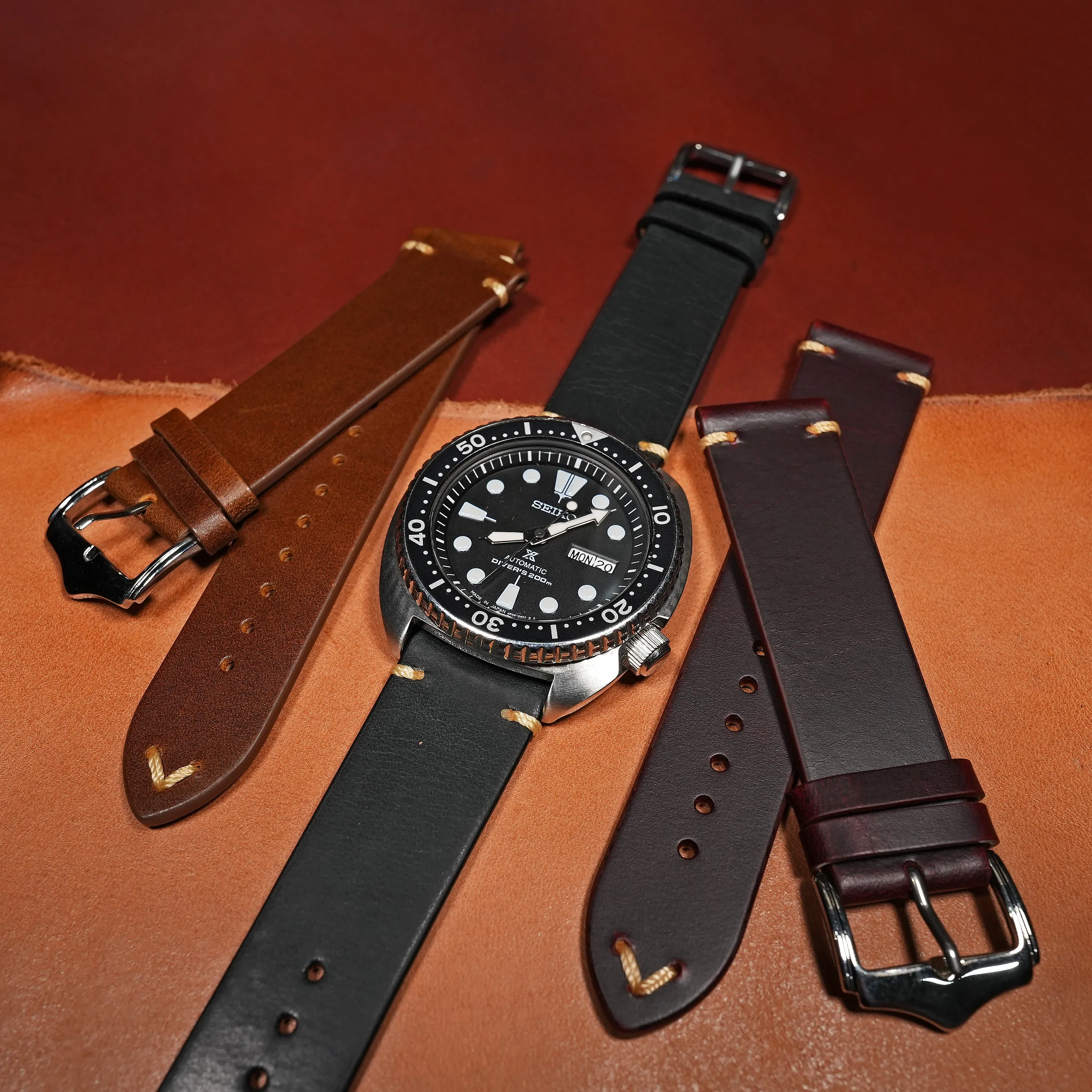 Premium Vintage Oil Waxed Leather Watch Strap in Black