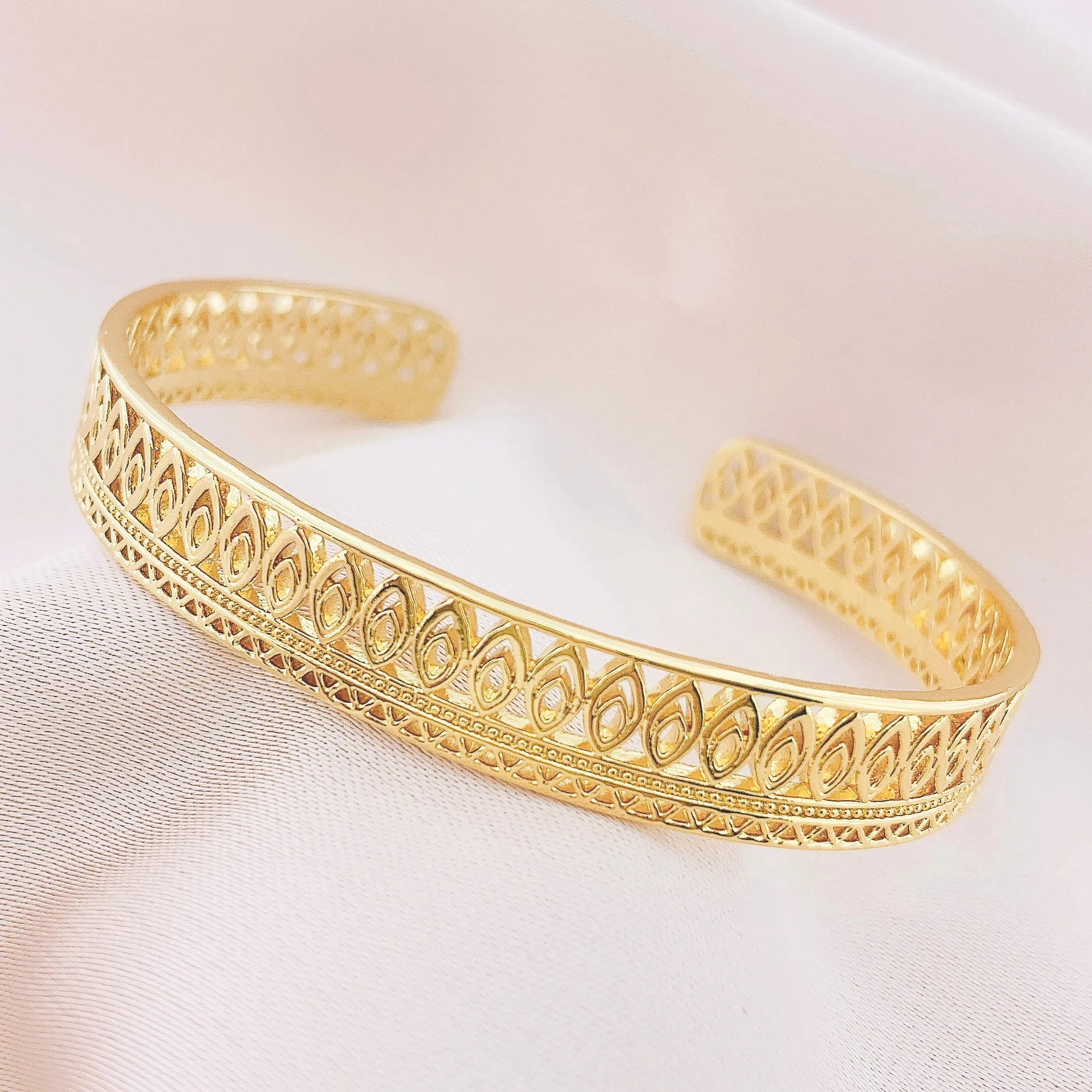 Women's Fashion Bangle Cuff